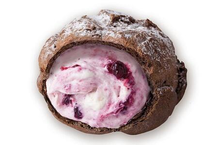 　シュークリーム専門店ビアードパパ「ブルーベリーチーズケーキ」（２６０円）