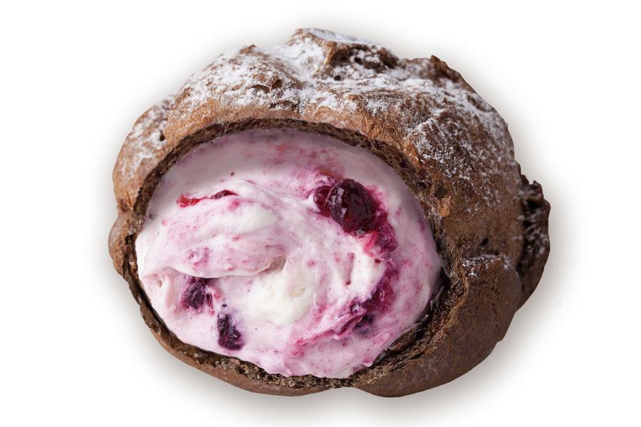 　シュークリーム専門店ビアードパパ「ブルーベリーチーズケーキ」（２６０円）
