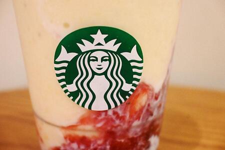 　関西では２店舗限定の「Ｍｙ フルーツ フラペチーノ」