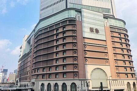 　「阪急うめだ本店」外観
