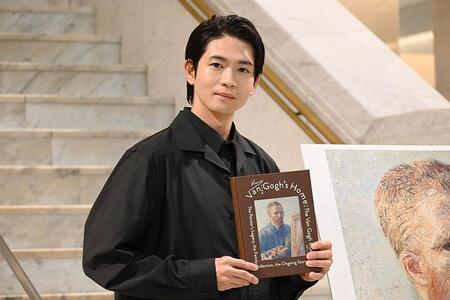 「大阪市立美術館」に登場した松下洸平（７月４日・Ｌｍａｇａ.ｊｐ撮影）