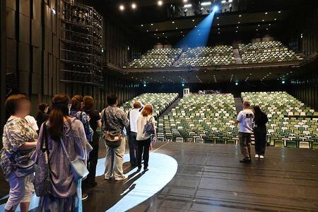 スポットライト体験では、記念撮影に並ぶ列ができた（撮影：Lmaga.jp）