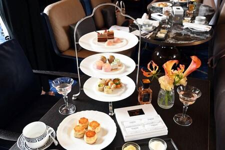 ひとつひとつがエレガントな『セントレジスアフタヌーンティー ｗｉｔｈ Ｇｕｅｒｌａｉｎ』