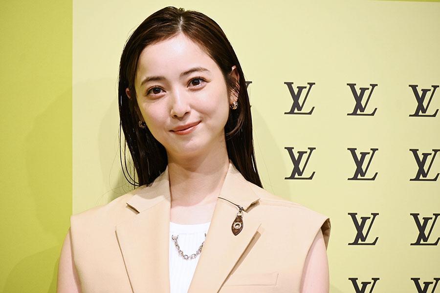 ブランド「ルイ・ヴィトン」のエキシビジョンを記念しおこなわれたレセプションに登場した佐々木希（７月１４日・Ｌｍａｇａ.ｊｐ撮影）