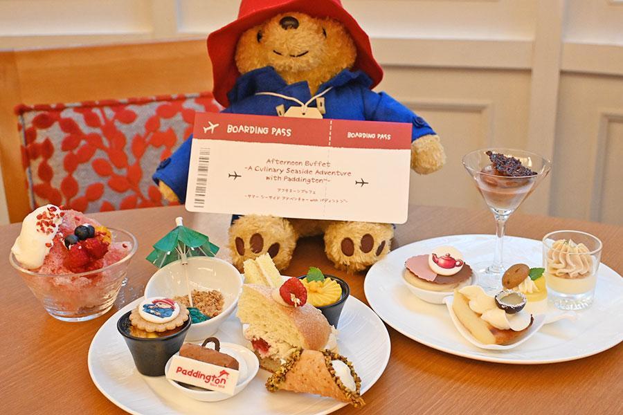 「ザ・リッツ・カールトン大阪」では、アフタヌーンブッフェ『サマー シーサイド アドベンチャー with パディントン』が7月8日～9月10日まで開催中