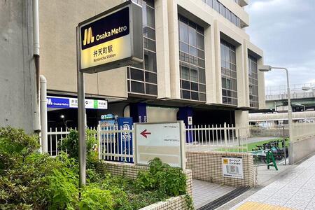 　『大阪・関西万博』西ゲートへのシャトルバスが出発する「モビリティハブ弁天町」の外観