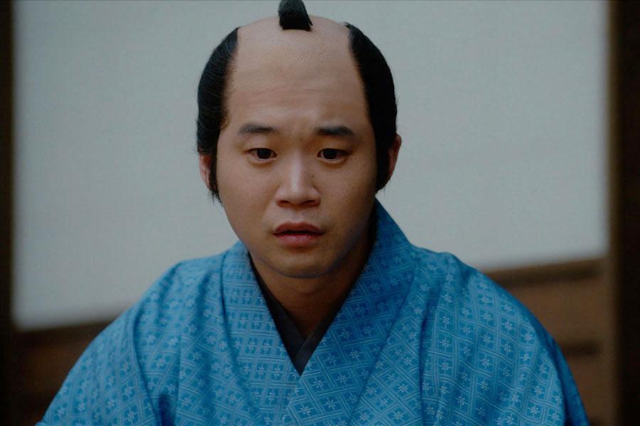 　『べらぼう～蔦重栄華乃夢噺～』第２７回より。田沼意知の悪評を聞かされ、驚いた表情を見せる旗本・佐野政言（矢本悠馬）（Ｃ）ＮＨＫ