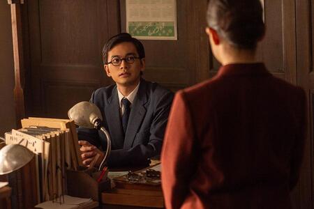 　『あんぱん』第８１回より。高知新報を退職するのぶと話す嵩（北村匠海）©ＮＨＫ