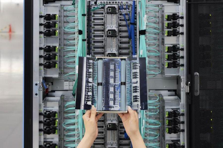 　「富岳そうめん」（３７４０円）。パッケージは小物入れにも再利用できる