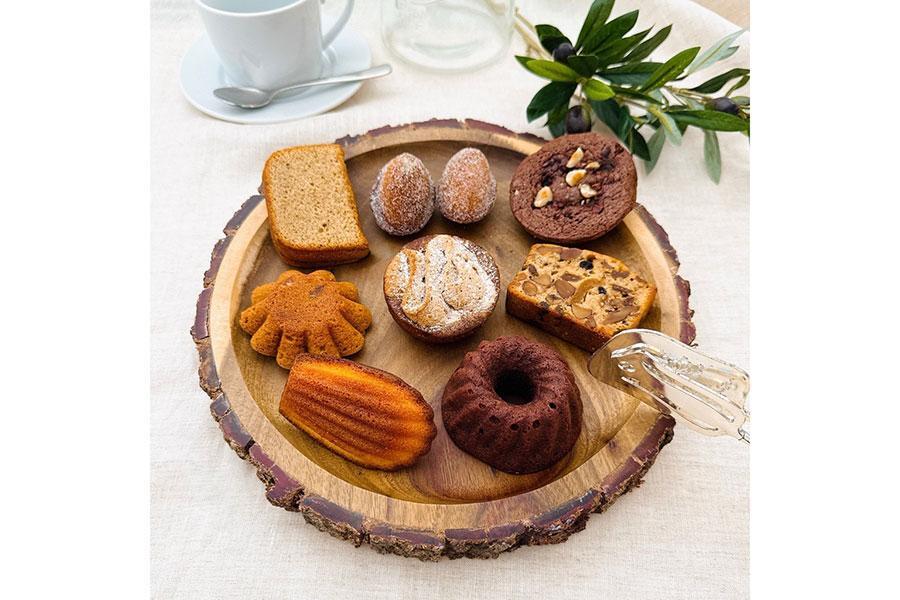 　１０周年記念焼き菓子アソート（１袋８種類入３９９６円）