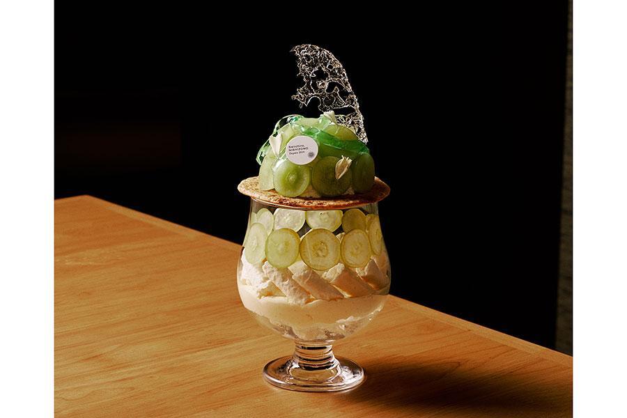 　「Ｓｅｉｉｃｈｉｒｏ, ＮＩＳＨＩＺＯＮＯ」のシャインマスカットパフェ