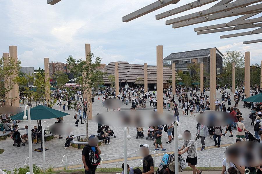 　この人混みで迷子になると大変…『大阪・関西万博』会場の様子（Ｌｍａｇａ.ｊｐ撮影）