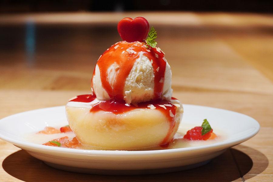 　「タイムアウトマーケット大阪」の『岡山フルーツフェス 桃とぶどうの、岡山便り』で食べられる｢ＪＵＬＩＡＮ♡ＳＵＣＲＥ♡ＡＣＩＤ｣の｢ピーチメルバ｣（２３００円）