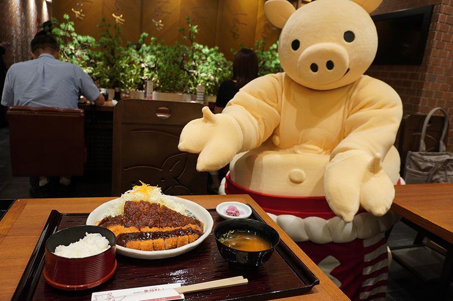 　矢場とん 大阪松竹座店 （８月１９日・プレス向け試食内覧会にて）