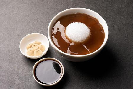 　「タイムアウトマーケット大阪」で提供される「ぎおん徳屋」の徳屋の本わらびもち（１３９０円）