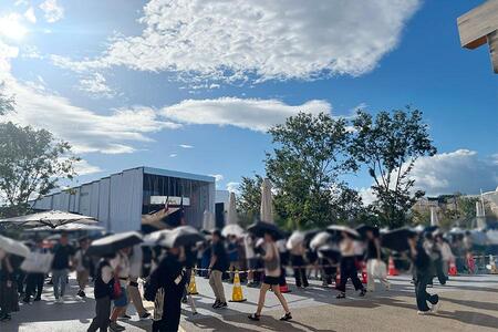 　『大阪・関西万博』９月５日の様子。台風接近予報も夕方には青空が広がっていた（１６時頃　Ｌｍａｇａ.ｊｐ撮影）