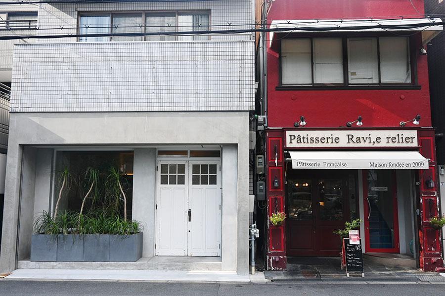 　「六識」は「パティスリー ラヴィルリエ」の西隣に
