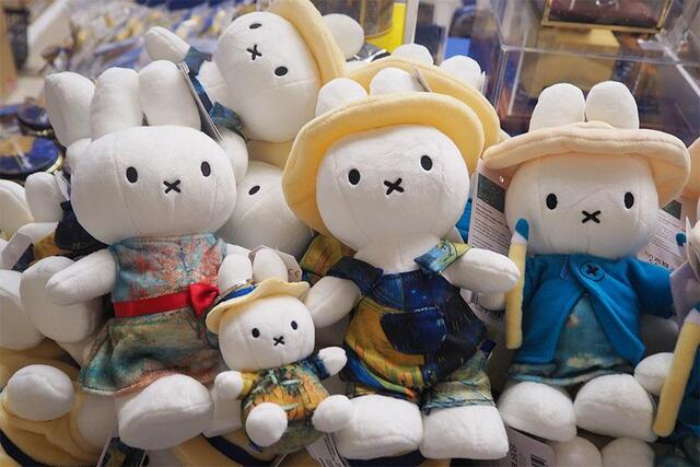 散財しちゃう！ 神戸の「大ゴッホ展」限定グッズ 名作尽くしだっ