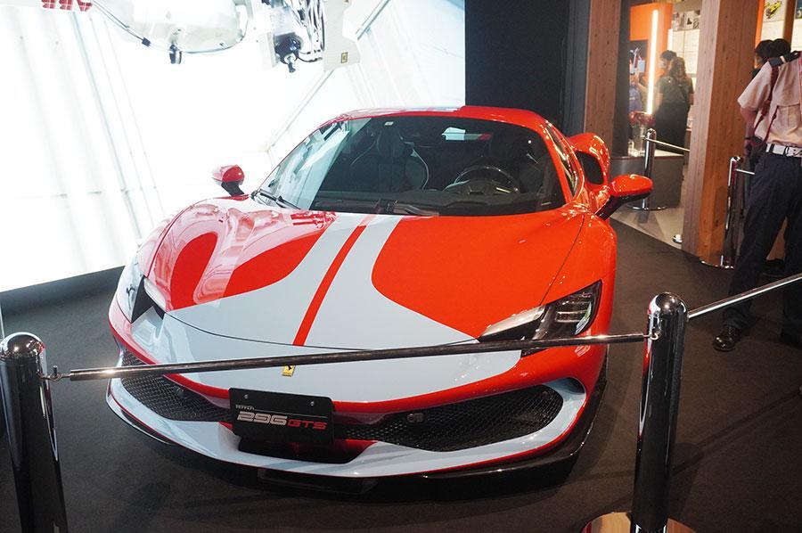 　２７日まで展示中の「フェラーリ」（９月２２日・イタリアパビリオン）