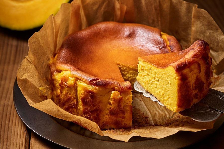 　モロゾフ新作スイーツ「クリームリッチチーズケーキ（北海道産かぼちゃ使用）」（１６２０円）