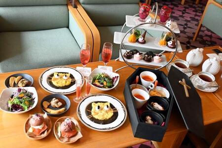 　千里阪急ホテルのアフタヌーンティー『ハロウィンアフタヌーンティー ～Ｔｈｅ Ｗｉｔｃｈｉｎｇ Ｈｏｕｒ～』