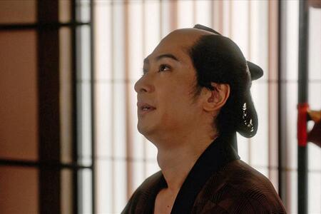 　『べらぼう～蔦重栄華乃夢噺～』第３７回より。蔦屋では書かないと宣言する戯作者・北尾政演（古川雄大）©ＮＨＫ