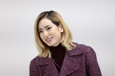 　舞台への熱い思いを真剣に語った柚香光（１０月２日・大阪市内）