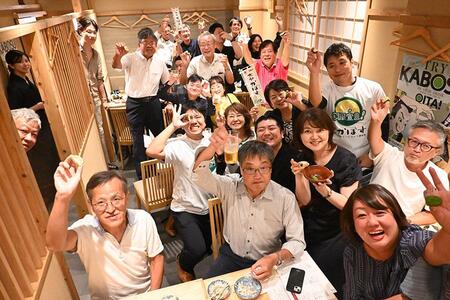 　『大分かぼすを愛する会』にて、大分かぼすを愛するみなさん（９月２４日・神戸市内）