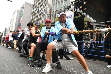 　三宮ｖｓ元町！世紀の対決は綱引きで（１０月４日　神戸市中央区）