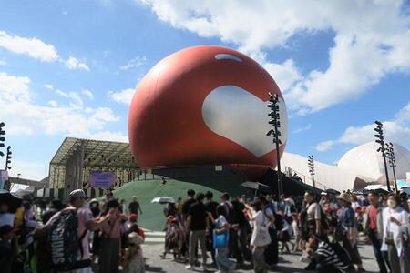 『大阪・関西万博』民間パビリオン「よしもと waraii myraii館」（１０月２日・Ｌｍａｇａ.ｊｐ撮影）