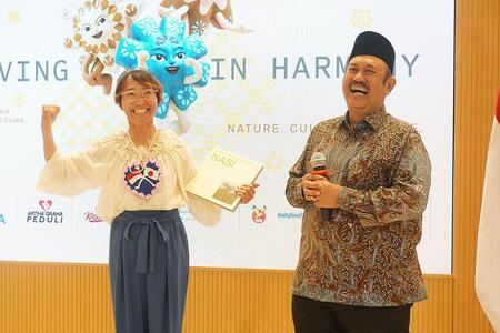 　１０８回「インドネシアパビリオン」に訪れたという女性（１０月１３日／インドネシアパビリオンにて）