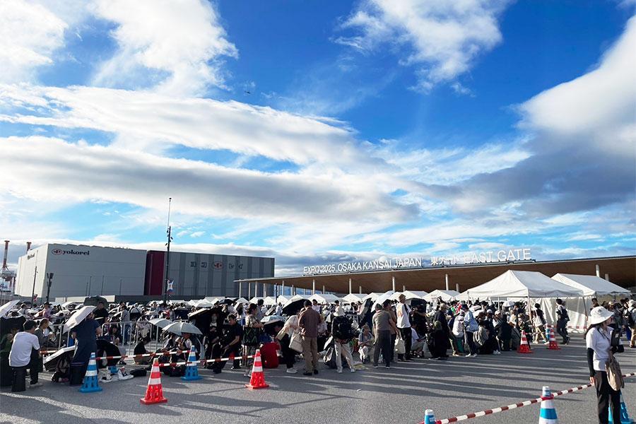 　『大阪・関西万博』１０月１３日 朝７時ころのゲートの様子（Ｌｍａｇａ.ｊｐ撮影）