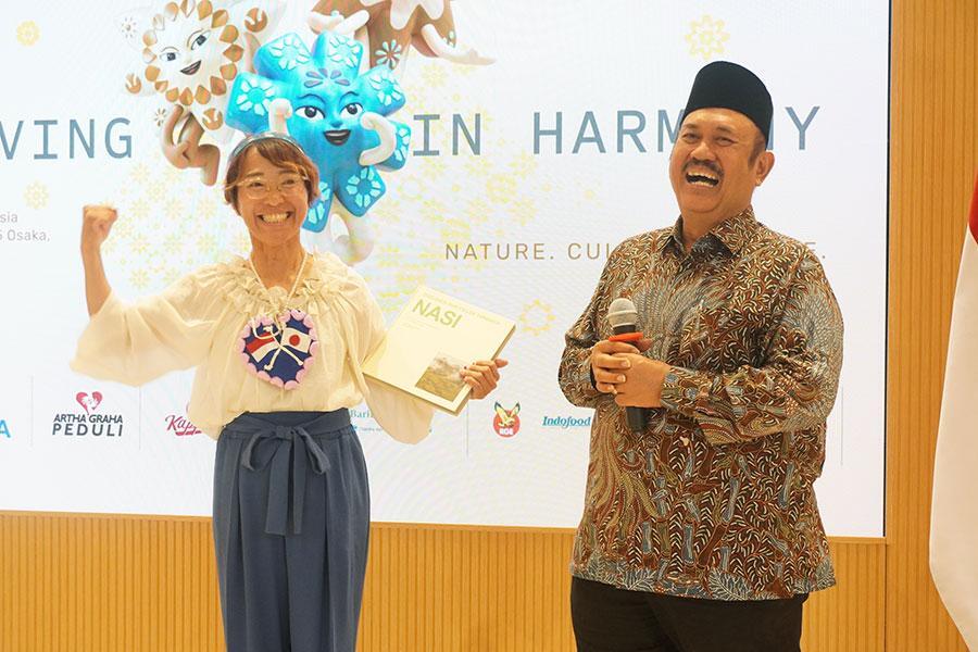 　１０８回「インドネシアパビリオン」に訪れたという女性（１０月１３日／インドネシアパビリオンにて）