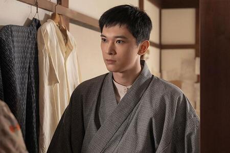 『ばけばけ』第１７回より。トキの夫・銀二郎の下宿先で出会った、松江随一の秀才・錦織友一（吉沢亮）（Ｃ）ＮＨＫ