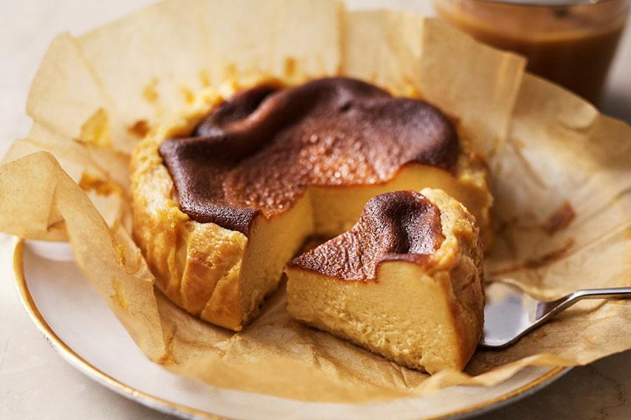 　モロゾフ期間限定商品「クリームリッチチーズケーキ（ダブルキャラメル）」（１６２０円）