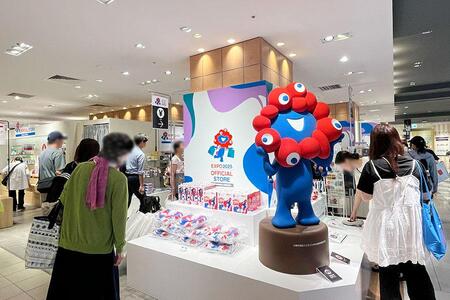　大丸梅田店５階の「大阪・関西万博オフィシャルストア」（２０２５年７月９日撮影／Ｌｍａｇａ.ｊｐ撮影）