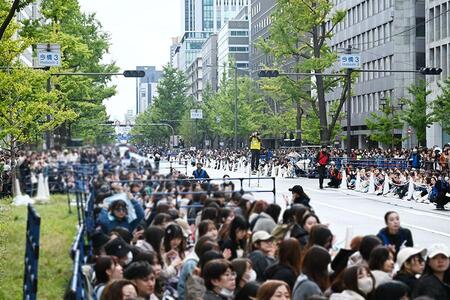 　「御堂筋ランウェイ２０２５」の様子（１１月３日 Ｌｍａｇａ.ｊｐ撮影）