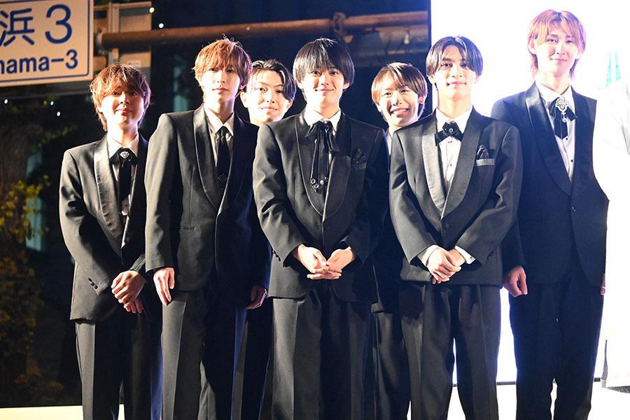 　『大阪・光の饗宴 ２０２５ 開宴式』に登場したＡｍＢｉｔｉｏｕｓ（１１月３日／Ｌｍａｇａ.ｊｐ撮影）