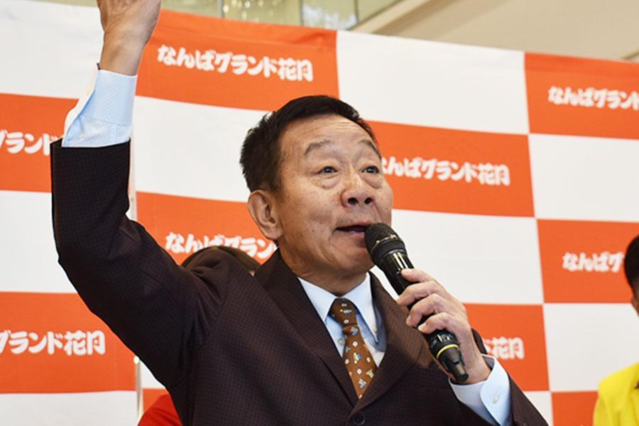 　相方・巨人の不在をいじり「俺一人でもおもろいやろ！」と叫ぶオール阪神（１１月４日 Ｌｍａｇａ.ｊｐ撮影）