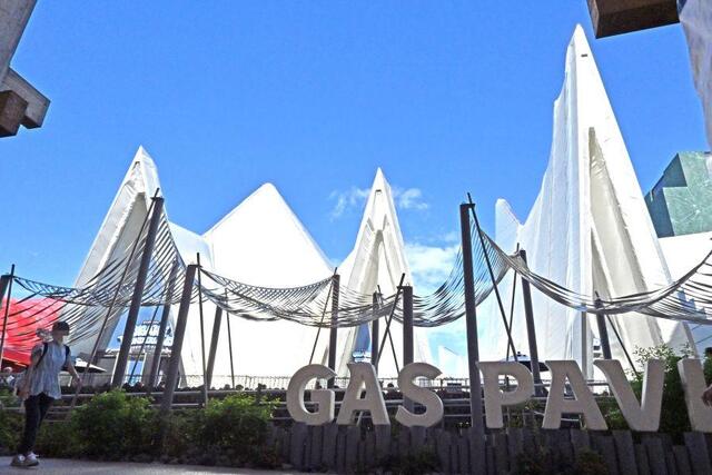 万博で2万円越え高級日傘が即完売！世界で初めての建築外装材を使用し