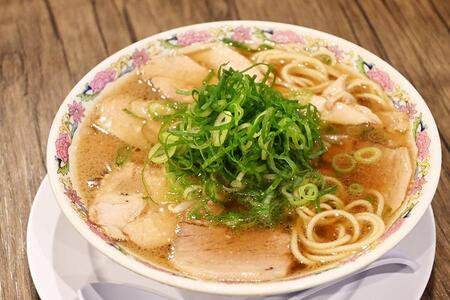 　「本家第一旭 天満店」のラーメン（９８０円）