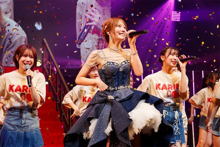 NMB48小嶋花梨の卒業公演 山本彩がサプライズ登場に会場どよめき