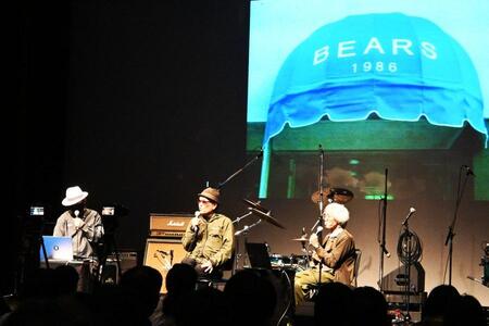 　「難波ベアーズ」の歴史を振り返る宇川直宏、、山本精一、東瀬戸悟（１１月１４日心斎橋パルコ Ｌｍａｇａ.ｊｐ編集部撮影）