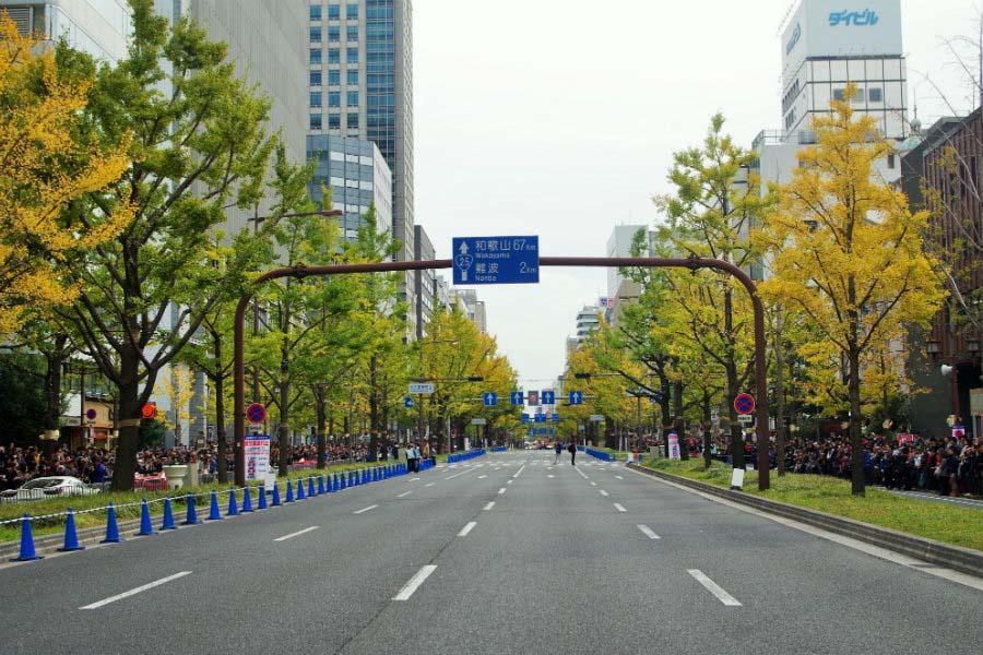 　大阪の御堂筋（２０２３年撮影）