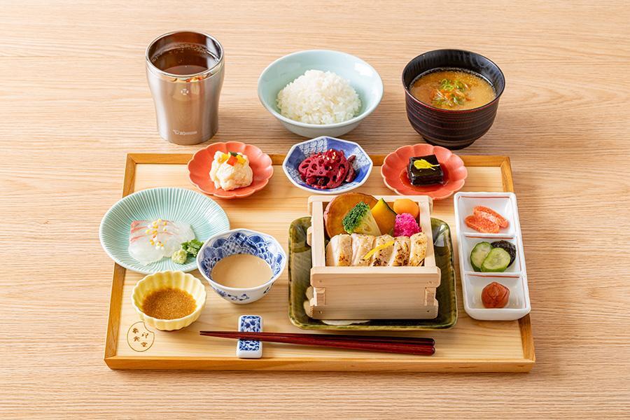 　「象印食堂 大阪本店」で提供されている秋冬メニュー「象印御膳（鯛茶漬け付）」（２１００円）