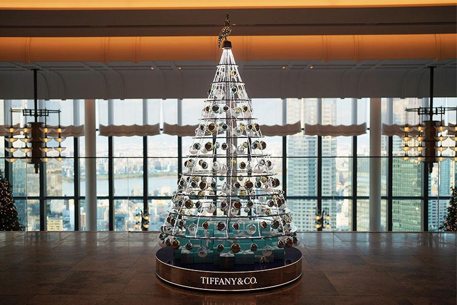 クリスマスまで1カ月…大阪に「ティファニー」仕様のツリー登場
