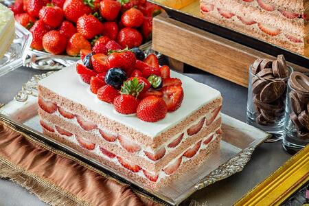 　大阪では、１２月から「いちごビュッフェ」がスタート！（写真：ＸＥＸ ＷＥＳＴ）