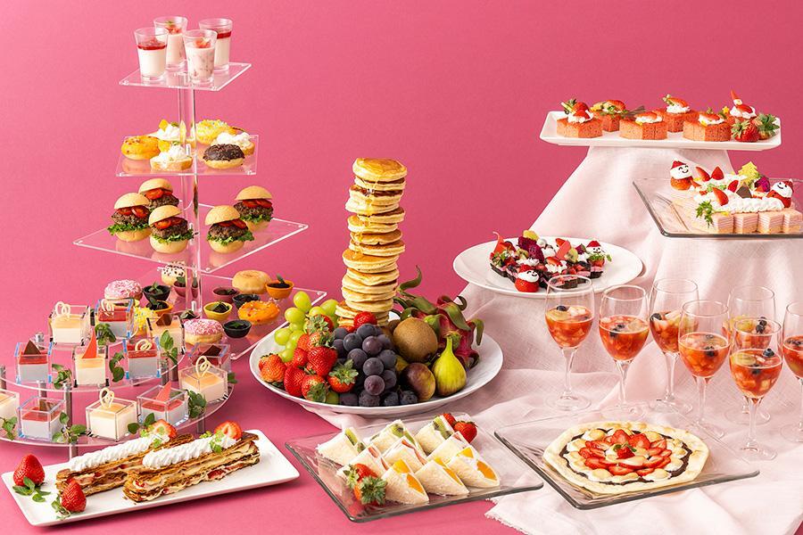 「須磨シーワールド」（神戸市須磨区）で開催中の『ストロベリースイーツブッフェ』（３０００円～）