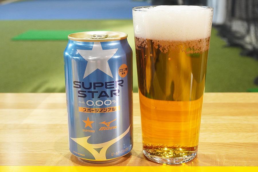 　グラスに注いでみると見た目はまさにビールな「サッポロ ＳＵＰＥＲ ＳＴＡＲ」