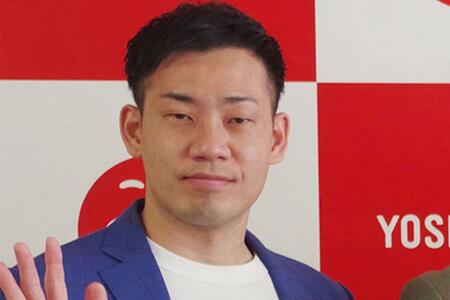 　『Ｍ－１グランプリ２０２５』で初審査員を務めたミルクボーイ駒場（Ｌｍａｇａ.ｊｐ撮影）